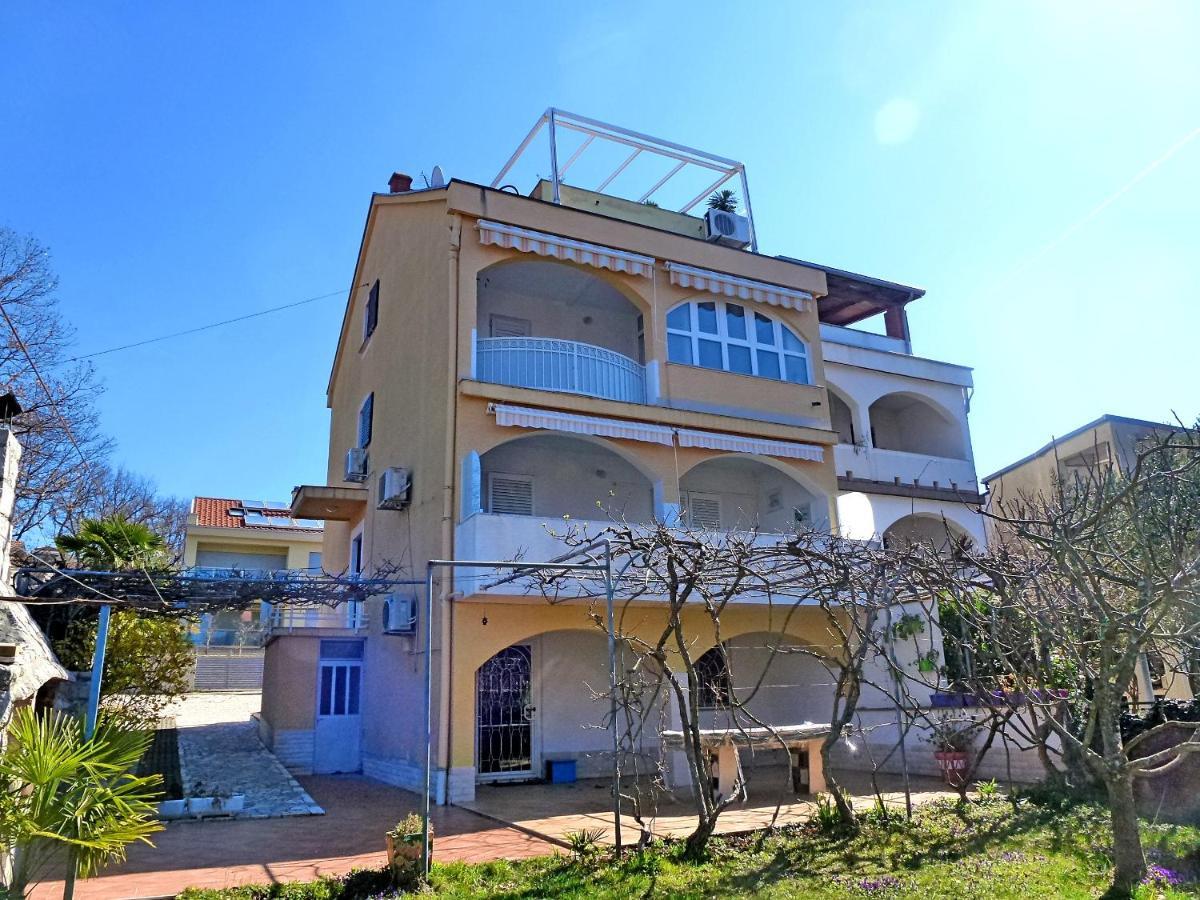 Apartment Honor Njivice Exterior photo